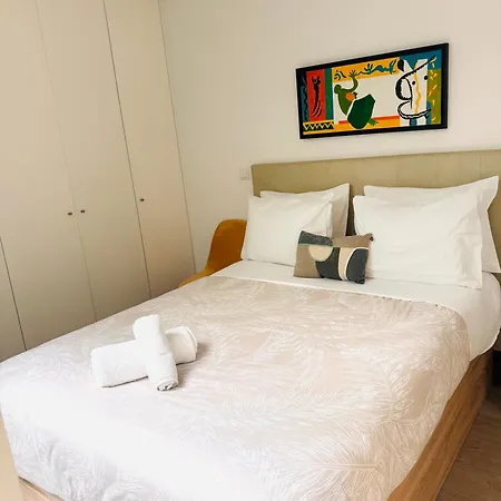 Tear Avenida Apartment *